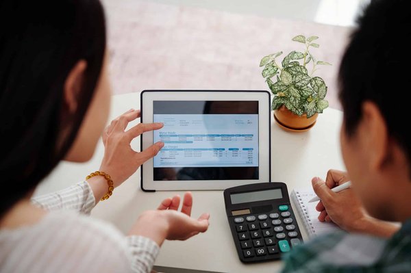 Comment un courtier en énergie peut optimiser vos dépenses énergétiques ?