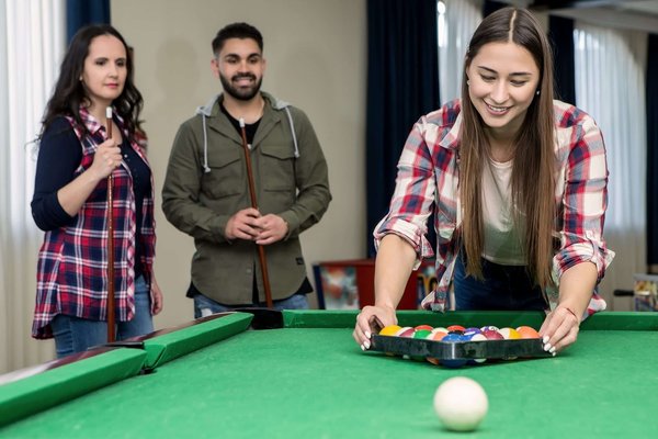 Aménager son espace intérieur pour créer une salle de billard
