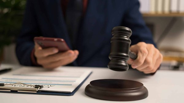 Contrat assurance pro : est-ce vraiment une obligation ?